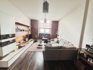 Lounge area- click for photo gallery
